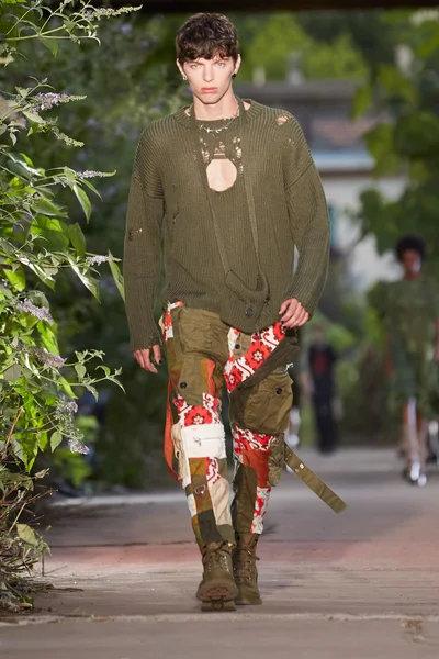 Look 19